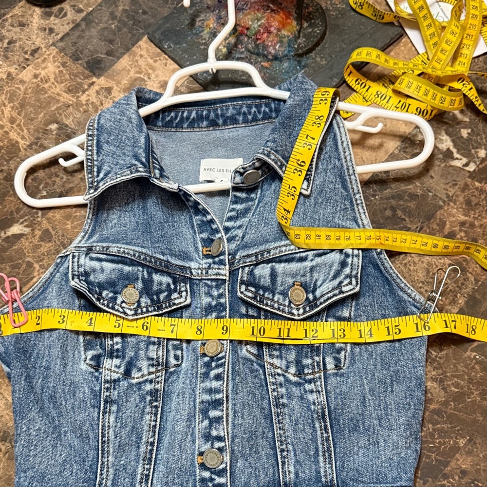 Avec Les Filles Sleeveless Denim Button-Up Dress - Picture 6 of 8